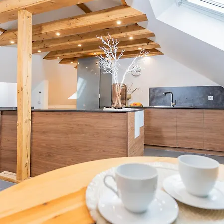 1 Bedroom With King Bed, 2 Min To Rab Appartement *