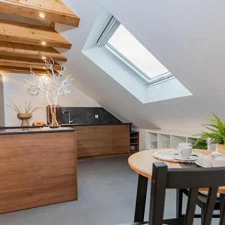 1 Bedroom With King Bed, 2 Min To Rab *