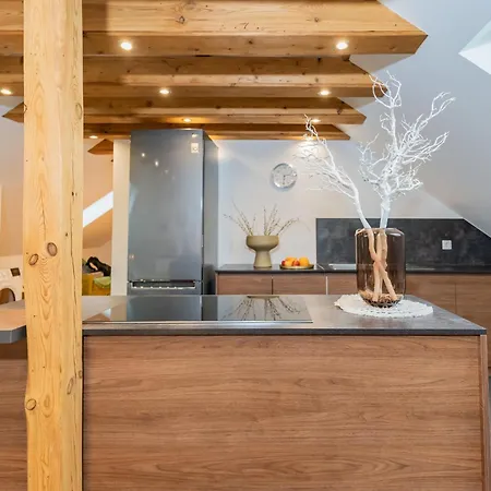 Appartement 1 Bedroom With King Bed, 2 Min To Rab *