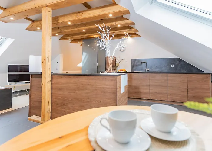 1 Bedroom With King Bed, 2 Min To Rab Appartement *